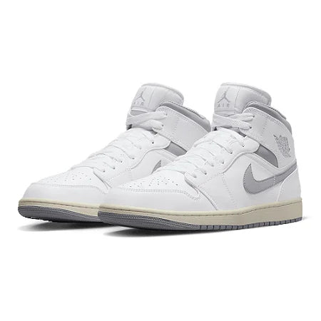 Air Jordan Mid branco com cinza