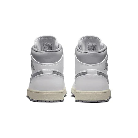 Air Jordan Mid branco com cinza