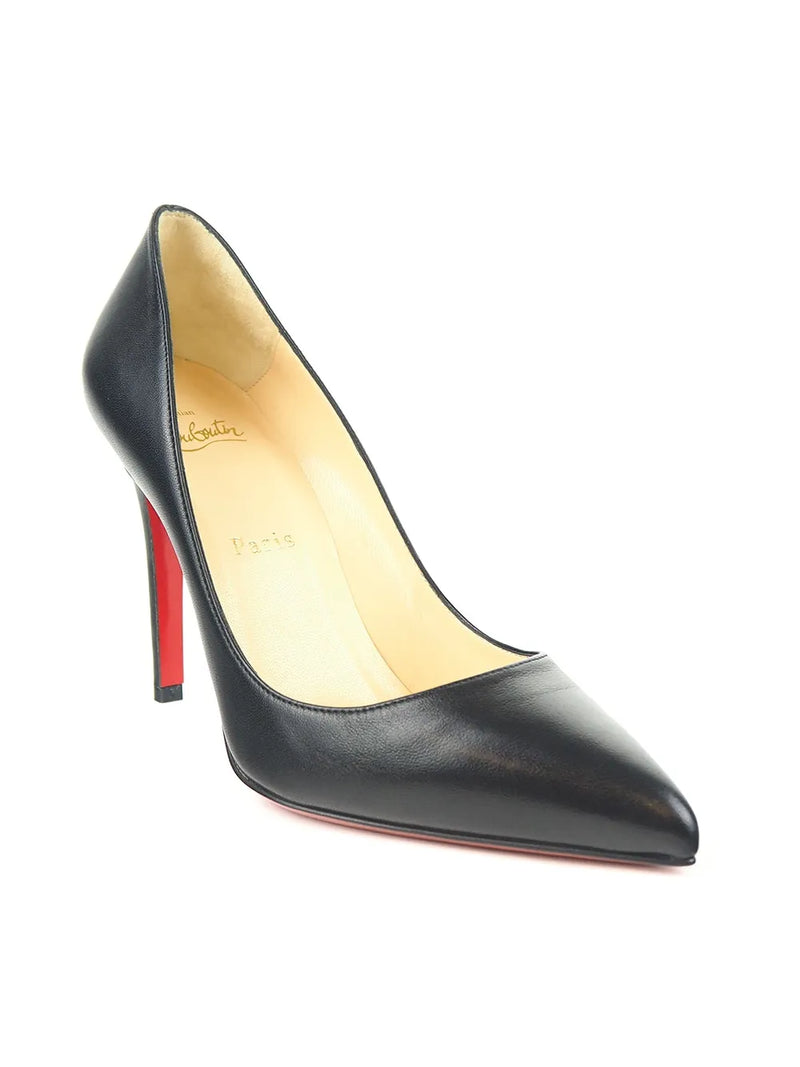Scarpin Christian Louboutin com Salto Agulha